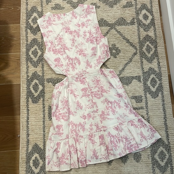 WAYF Side Cutout Ruffled Hem Dress - Picture 5 of 7